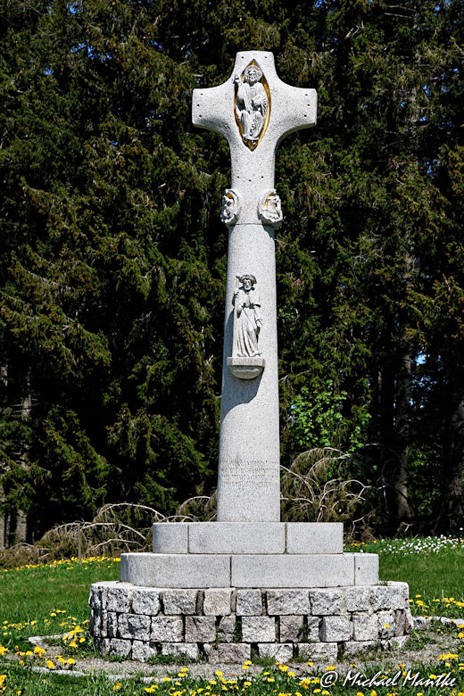 Martin Heidegger Rundwanderweg bei Todtnauberg - Denkmal