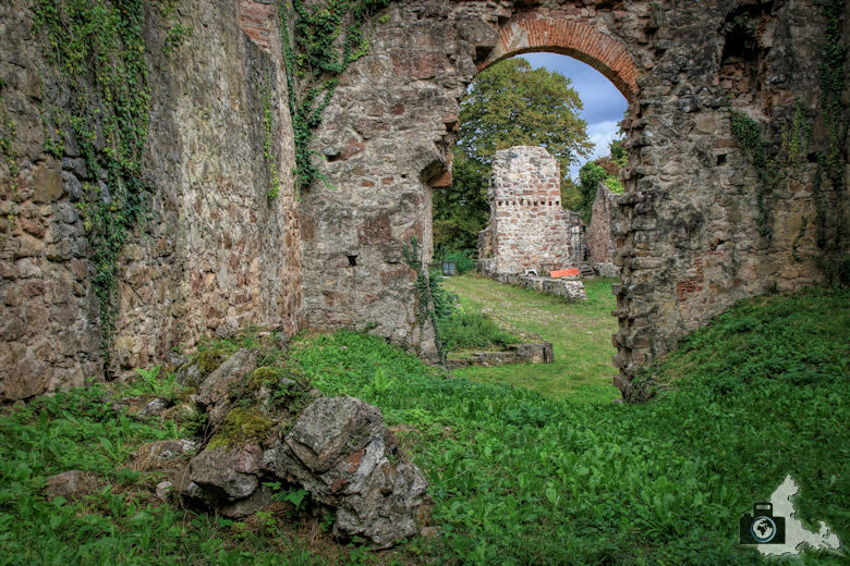 hochburg-ruine-herbsthaus