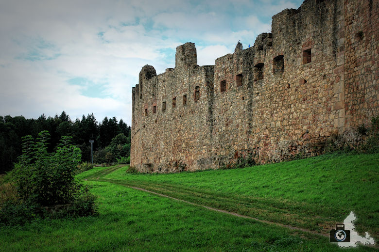 hochburg-ruine-mauer
