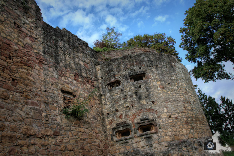 hochburg-ruine-schiessscharten