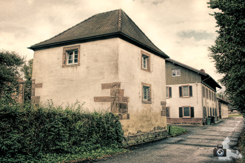 hochburg-ruine-wehrturm