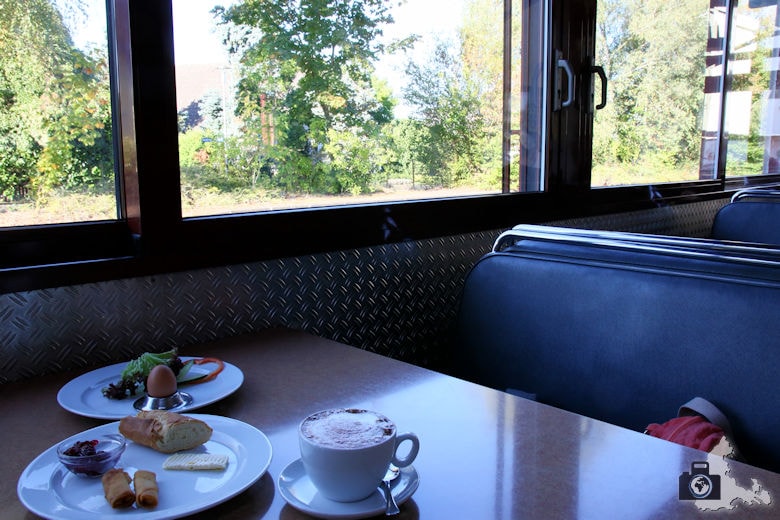 Frühstücken im Gleis 1 in Hugstetten