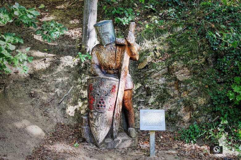 Ritterwanderweg zur Kastelburg Waldkirch - Ritter Statue