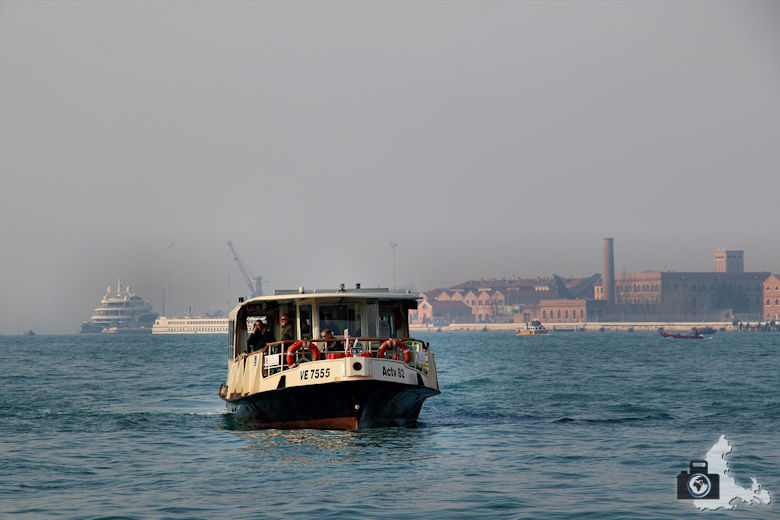 venedig-fahrt-wassertaxi-murano
