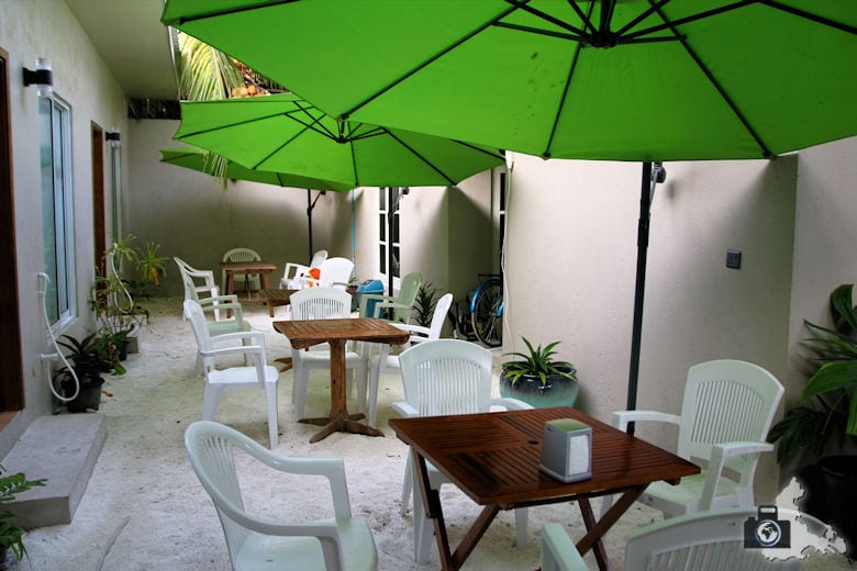 Malediven Ukulhas Inn Innenhof