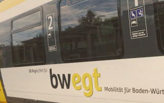 Mit dem bwegt Zug von Freudenstadt über Herrenberg nach Böblingen