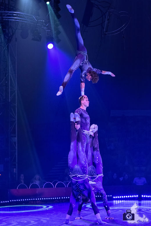 Weihnachtszirkus Circolo Freiburg 2019 - Gruppe Space Elements